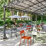 Chateau De Montcaud ホテル 5*