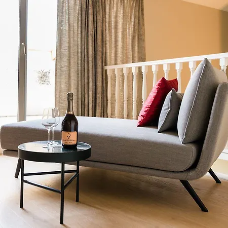 Chateau De Montcaud 5*