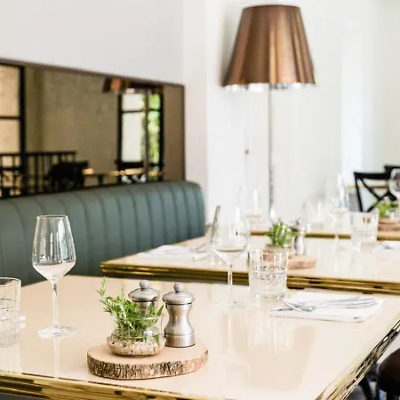 Hotel Chateau De Montcaud 5*