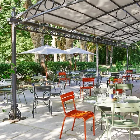 Chateau De Montcaud Hotel 5*