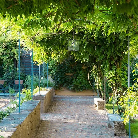 Chateau De Montcaud 5*