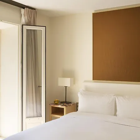 Chateau De Montcaud Hotel