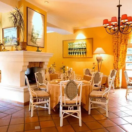 Chateau De Montcaud Hotel