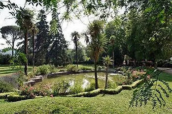 Chateau De Montcaud Otel 5*