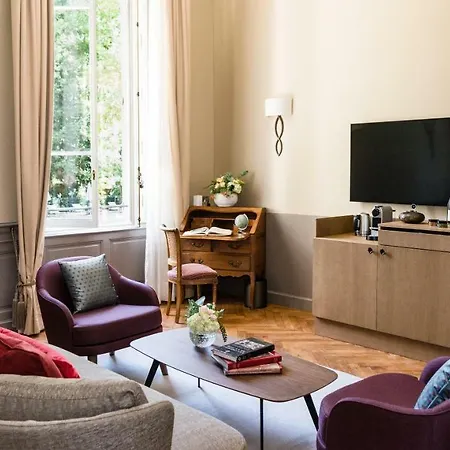 Chateau De Montcaud 호텔 5*