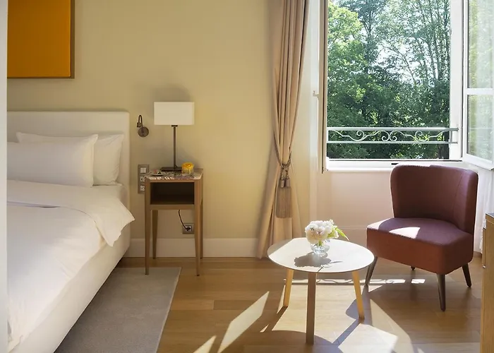 Château De Montcaud Hotel Sabran