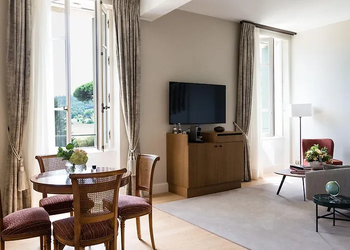 Château De Montcaud Hotel Sabran