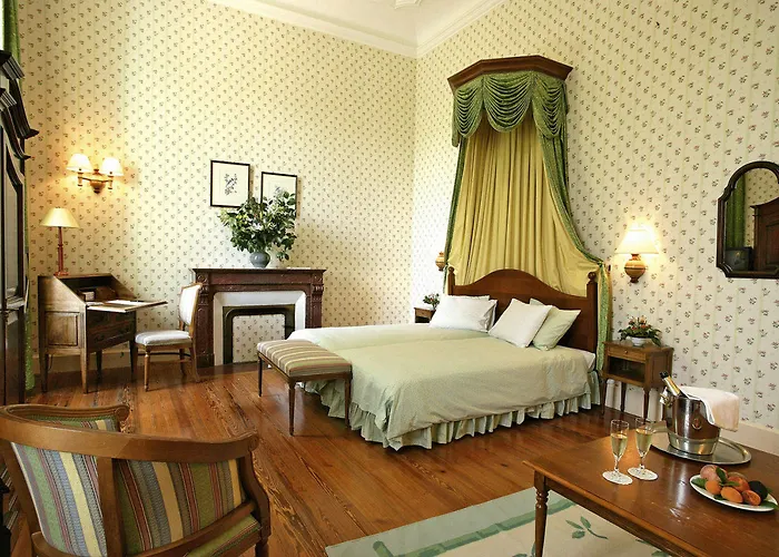 Château De Montcaud 5* Sabran