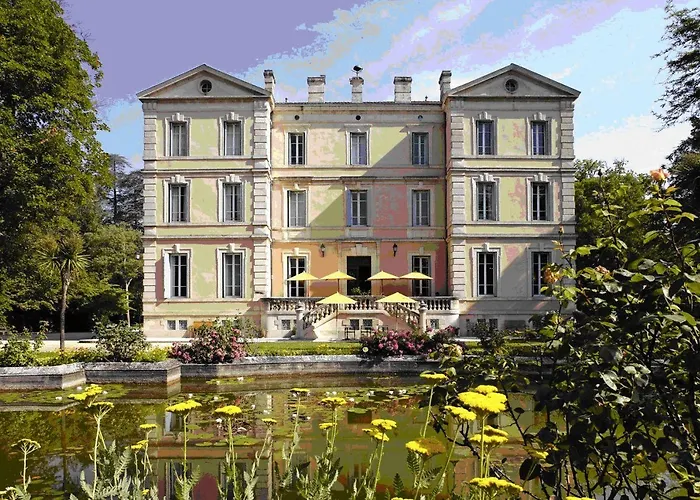 Château De Montcaud 5*