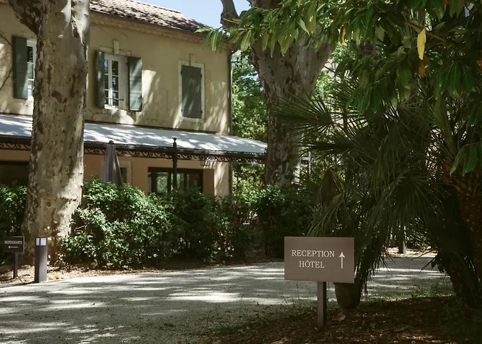 Château De Montcaud 5* Sabran