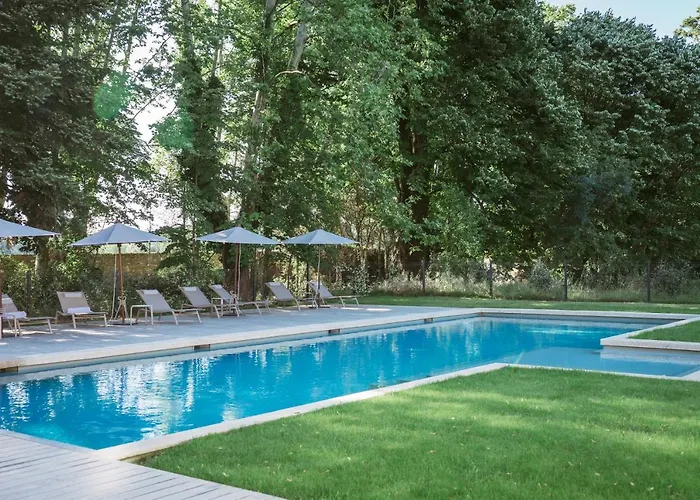 Château De Montcaud 5*